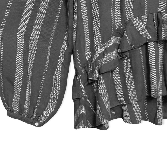 Anthropologie Nomad by Morgan Carper Macanta Ruffled Top size Small - Picture 7 of 13